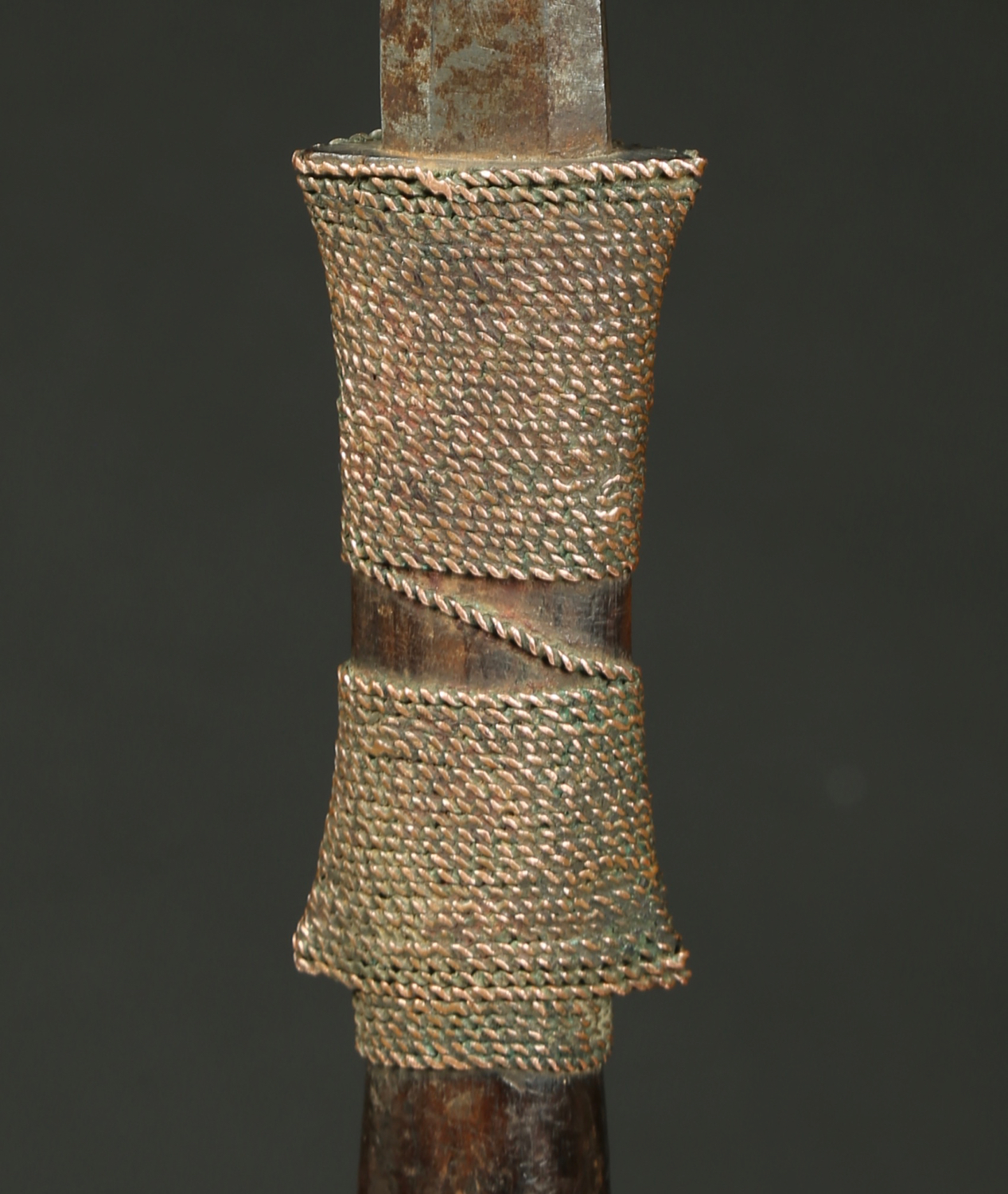 AF634: Large Mangbetu Sword