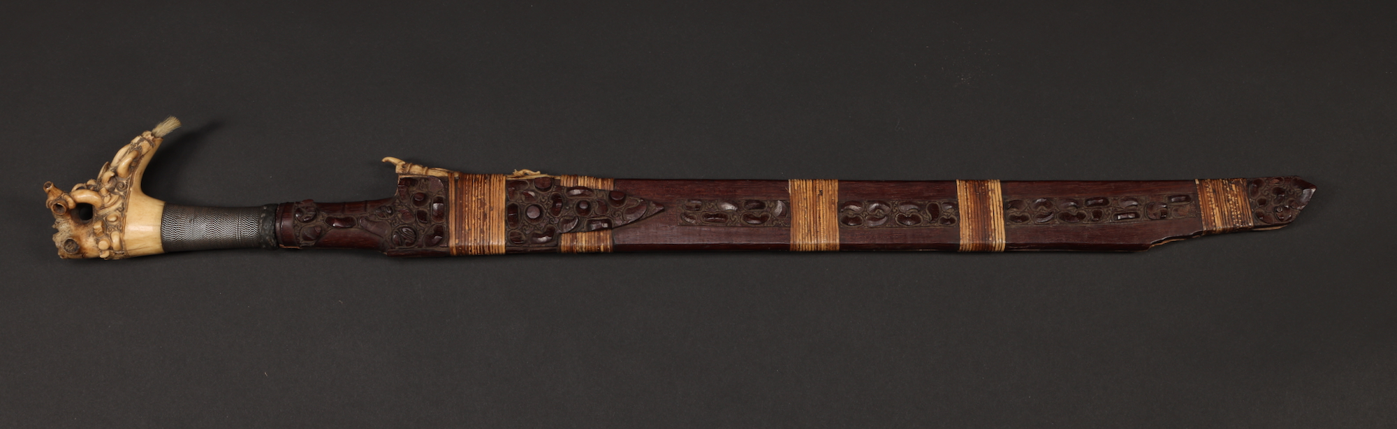 INDO810: Dayak Mandau Sword