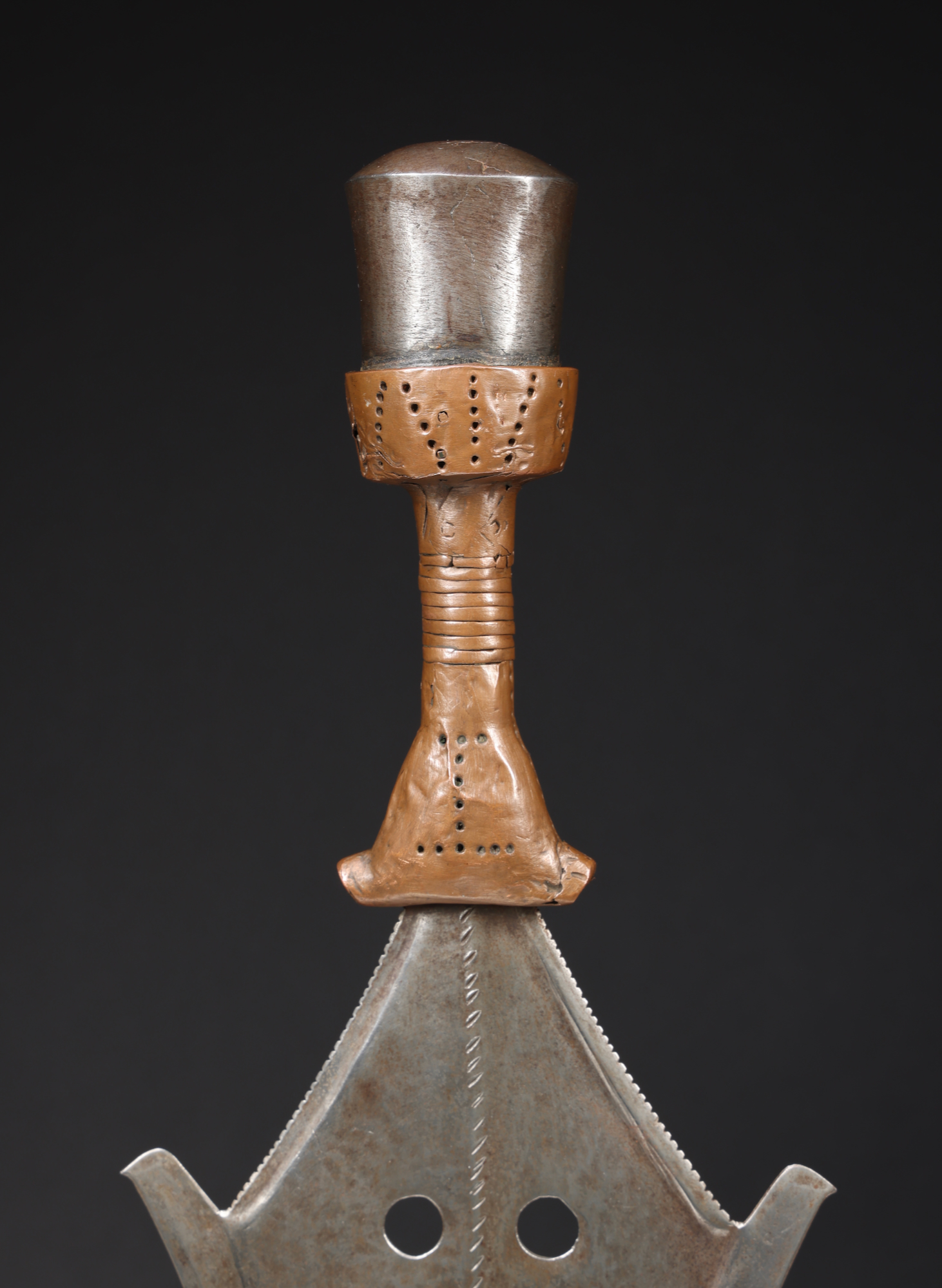 AF658: Mbole Sword