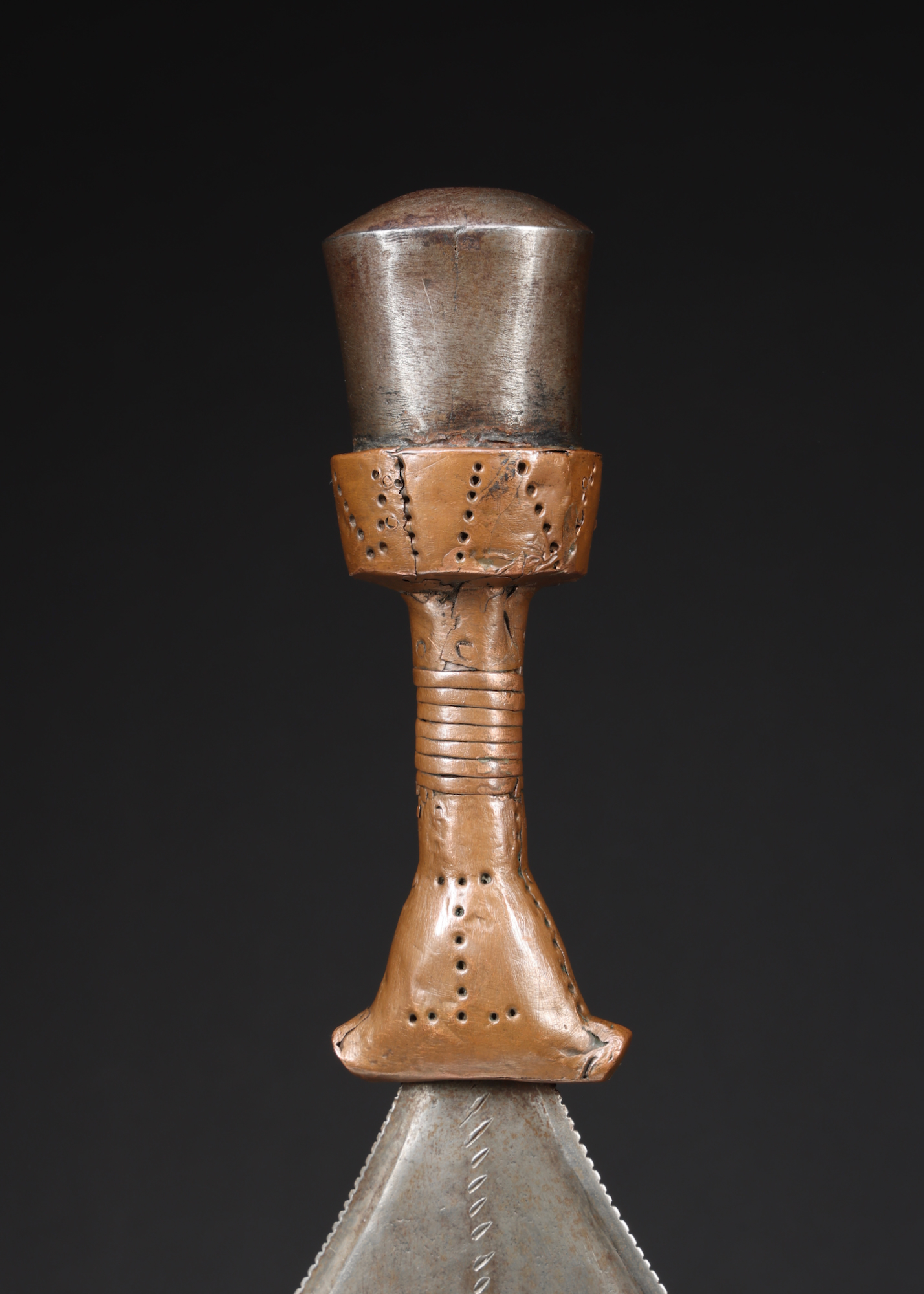 AF658: Mbole Sword