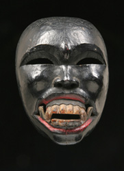 #INDO213: A powerful mask from Bali with protruding teeth and fangs