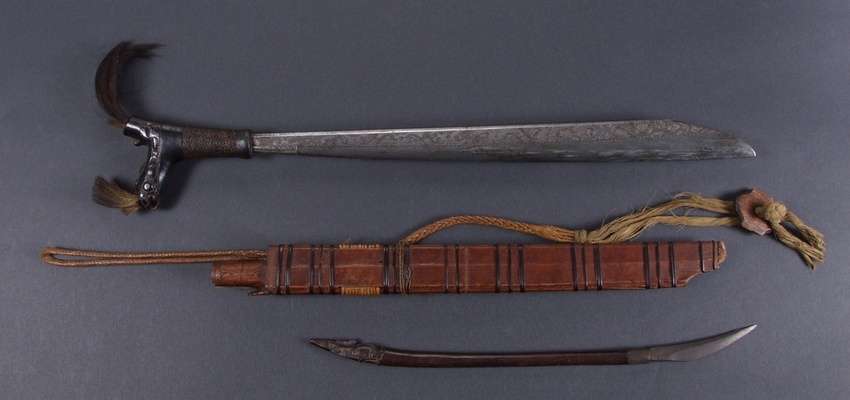 INDO416 : Bahau Mandau Sword