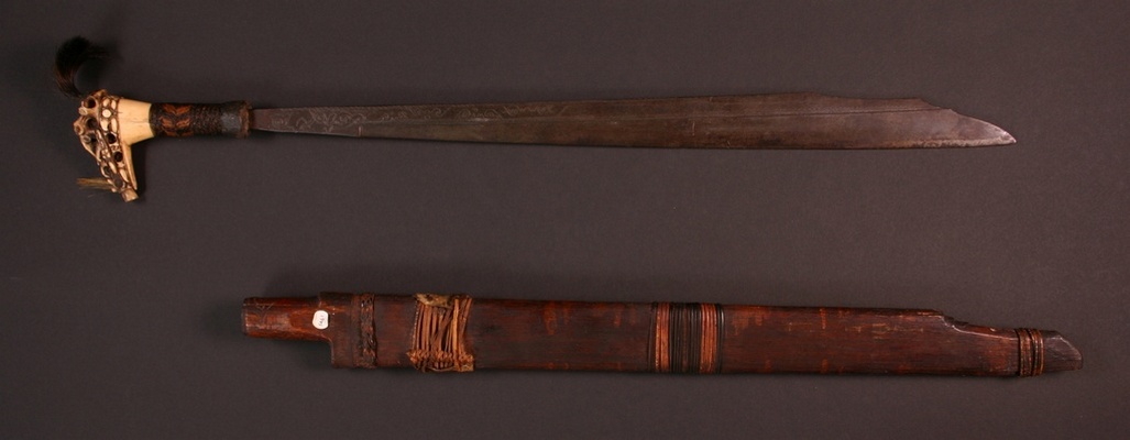 INDO418: Dayak Mandau Sword 