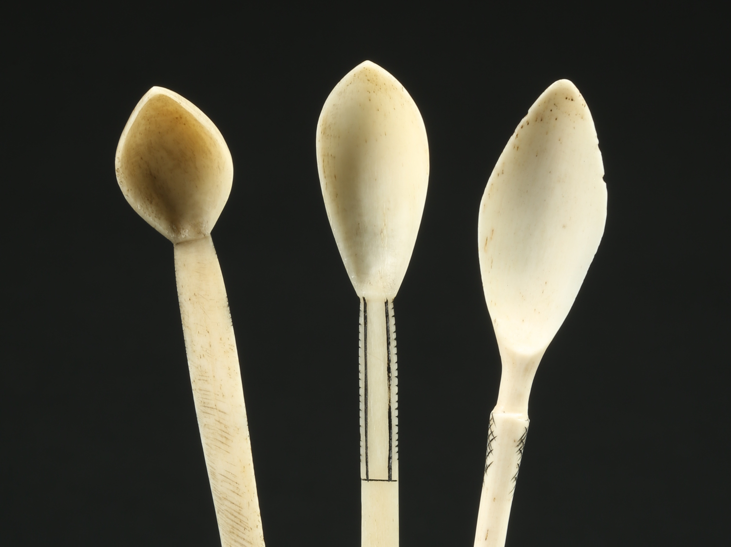 AF621: Zulu Snuff Spoons