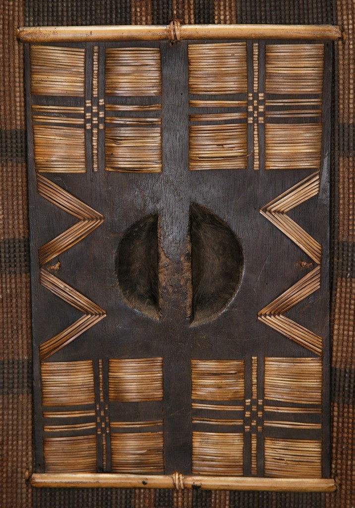 Tribal Art :: African Art :: AF525 :: Azande War Shield :: Farrow Fine Art
